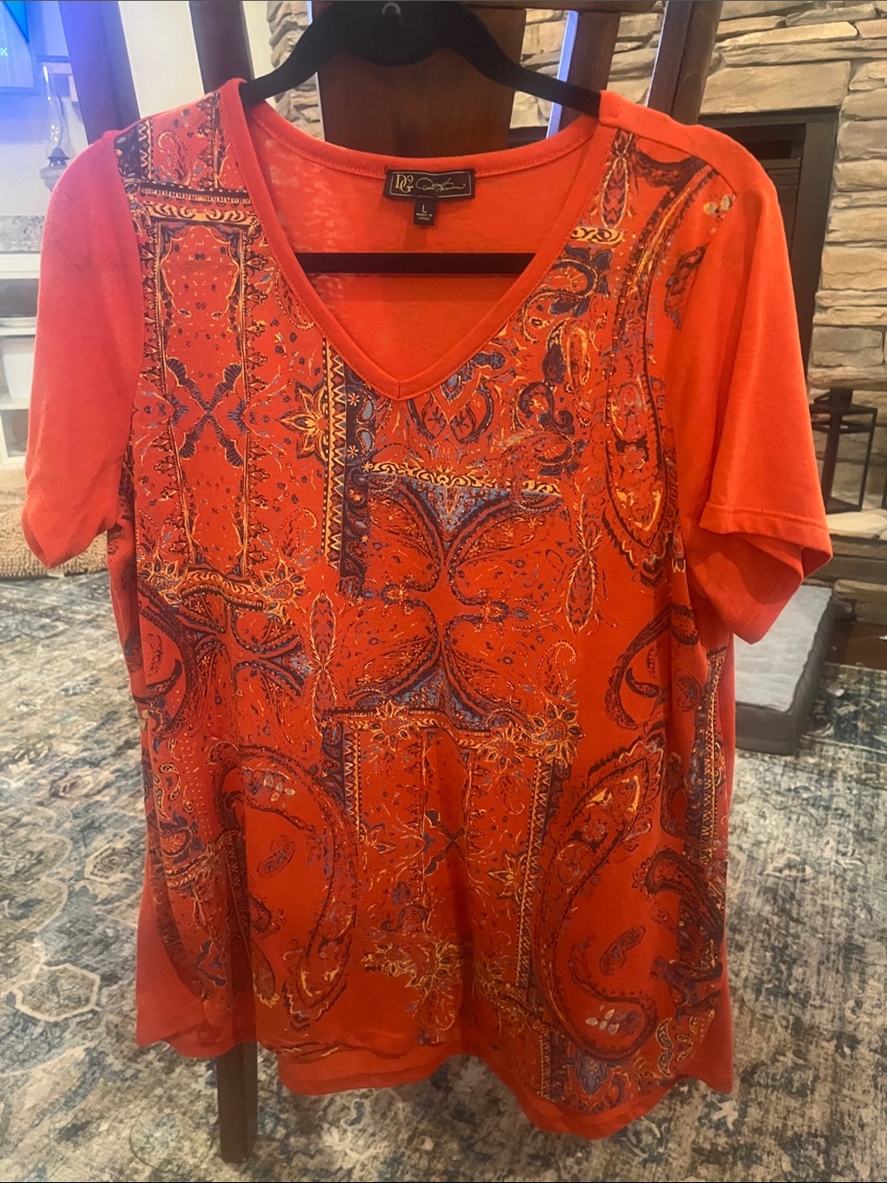 DG2 by Diane Gilman Orange Paisley V-Neck Short Sleeve Top